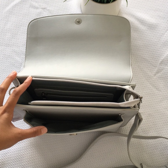 Pixie Mood Zoe Vegan Leather Crossbody Bag - Picture 13 of 17
